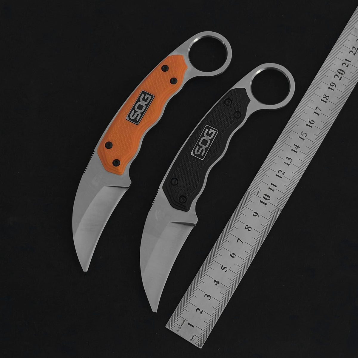 Curved Blade Utility Knife  60cm Blade | 45° Tip | 185cm Overall Length | Color Box Packaging (Black/Orange)